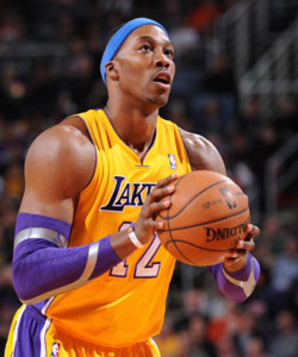 Dwight Howard re-injures right shoulder in loss to Suns - NBC Sports