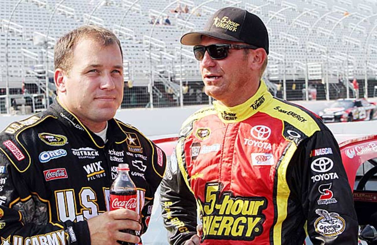 Clint Bowyer denies he intentionally spun out at Richmond - Sports ...