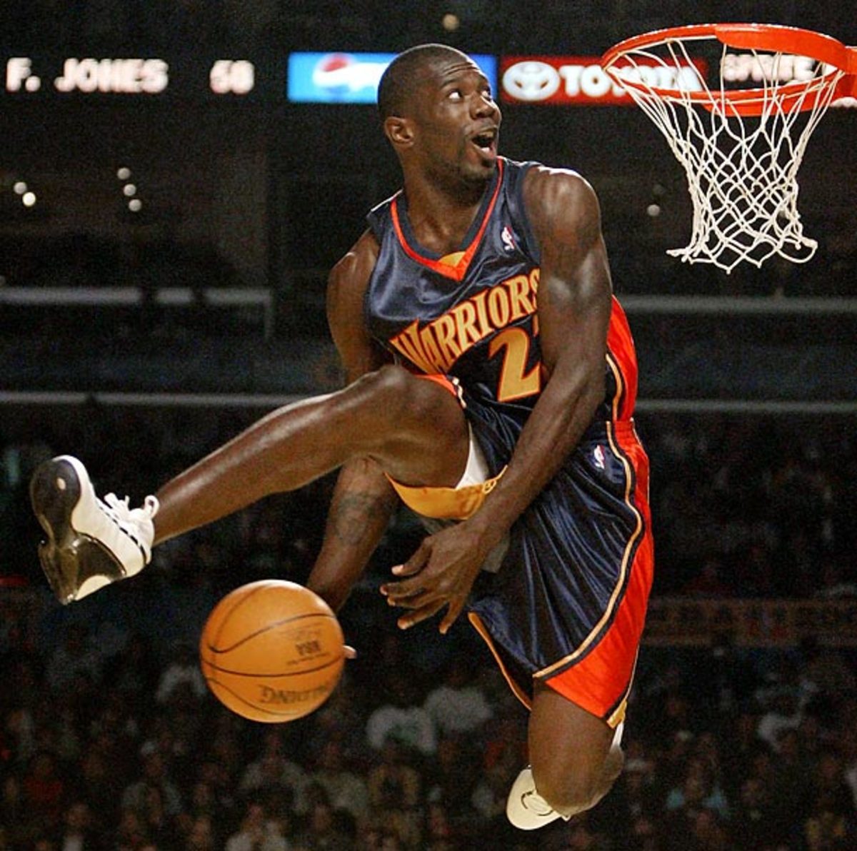 Gave Me $10,000 For That: Gilbert Arenas Dreamt Jason Richardson's Iconic  Slam Dunk Windmill And Made Sure He Pulled It Off - The SportsRush