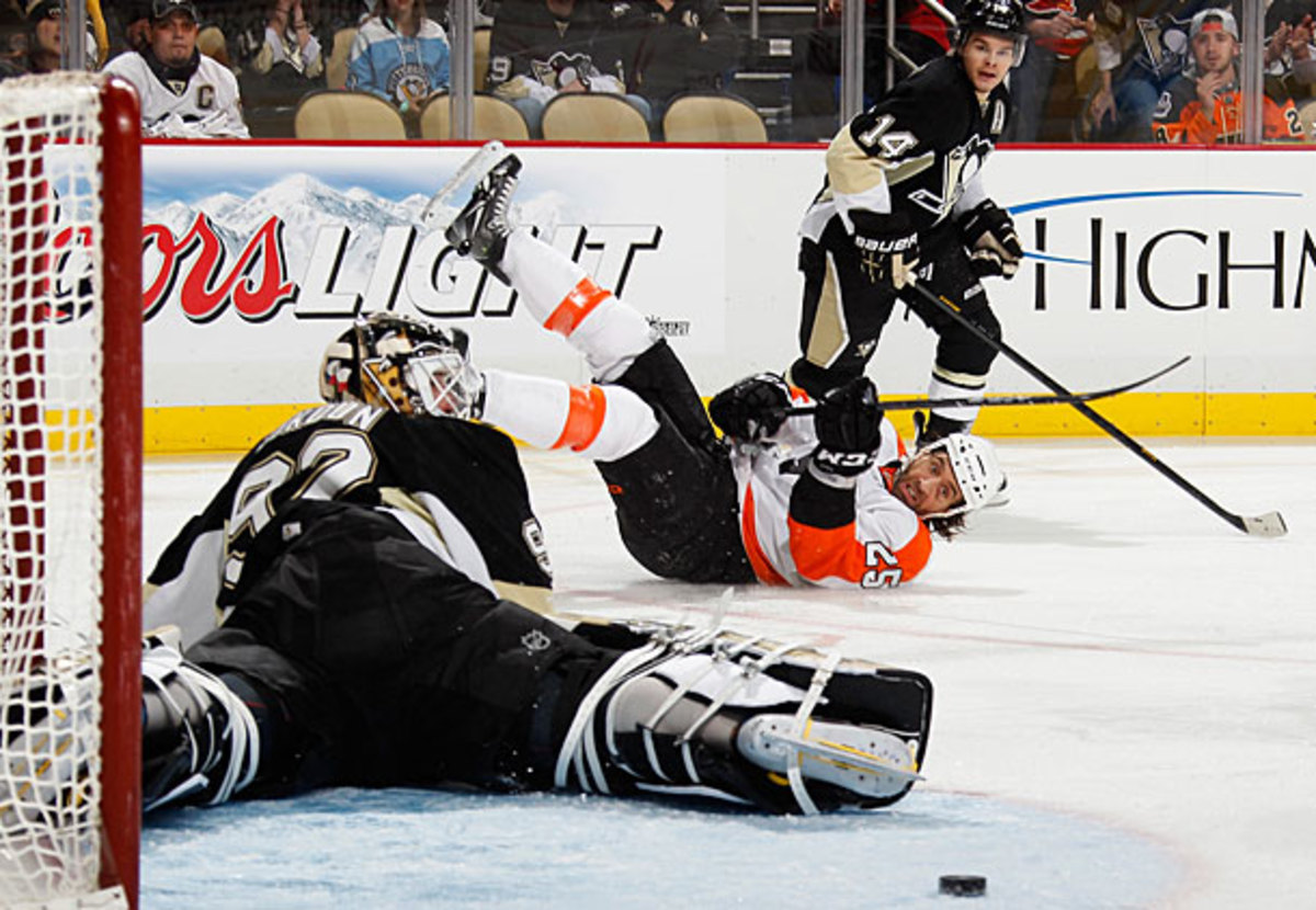 The Flyers and Penguins played another wild game.