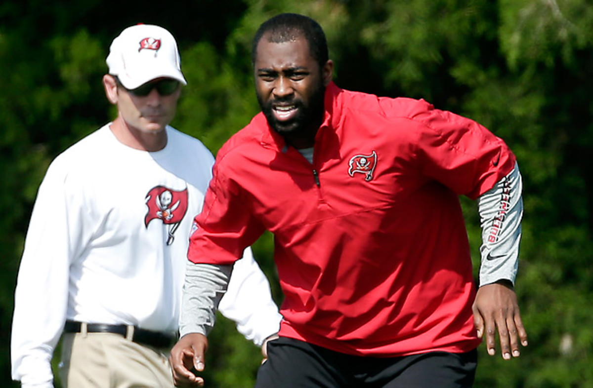 Darrelle Revis jersey number: Mark Barron willing to give up no. 24 - Bucs  Nation