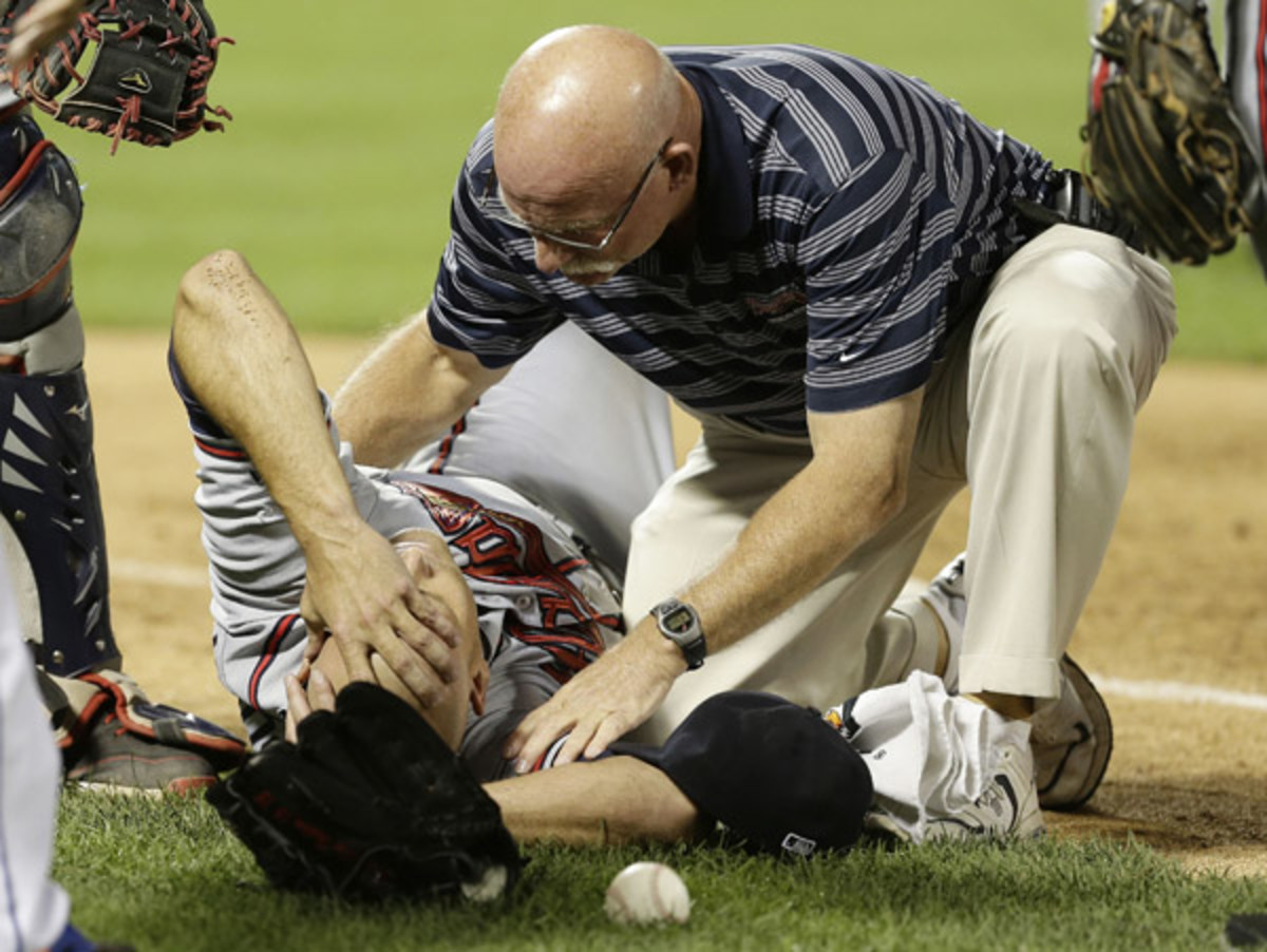 Tim Hudson Suffers Horrific Ankle Injury