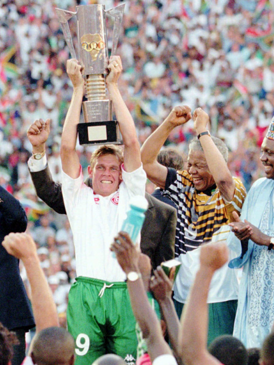 1996-Nelson-Mandela-Neil-Tovey.jpg