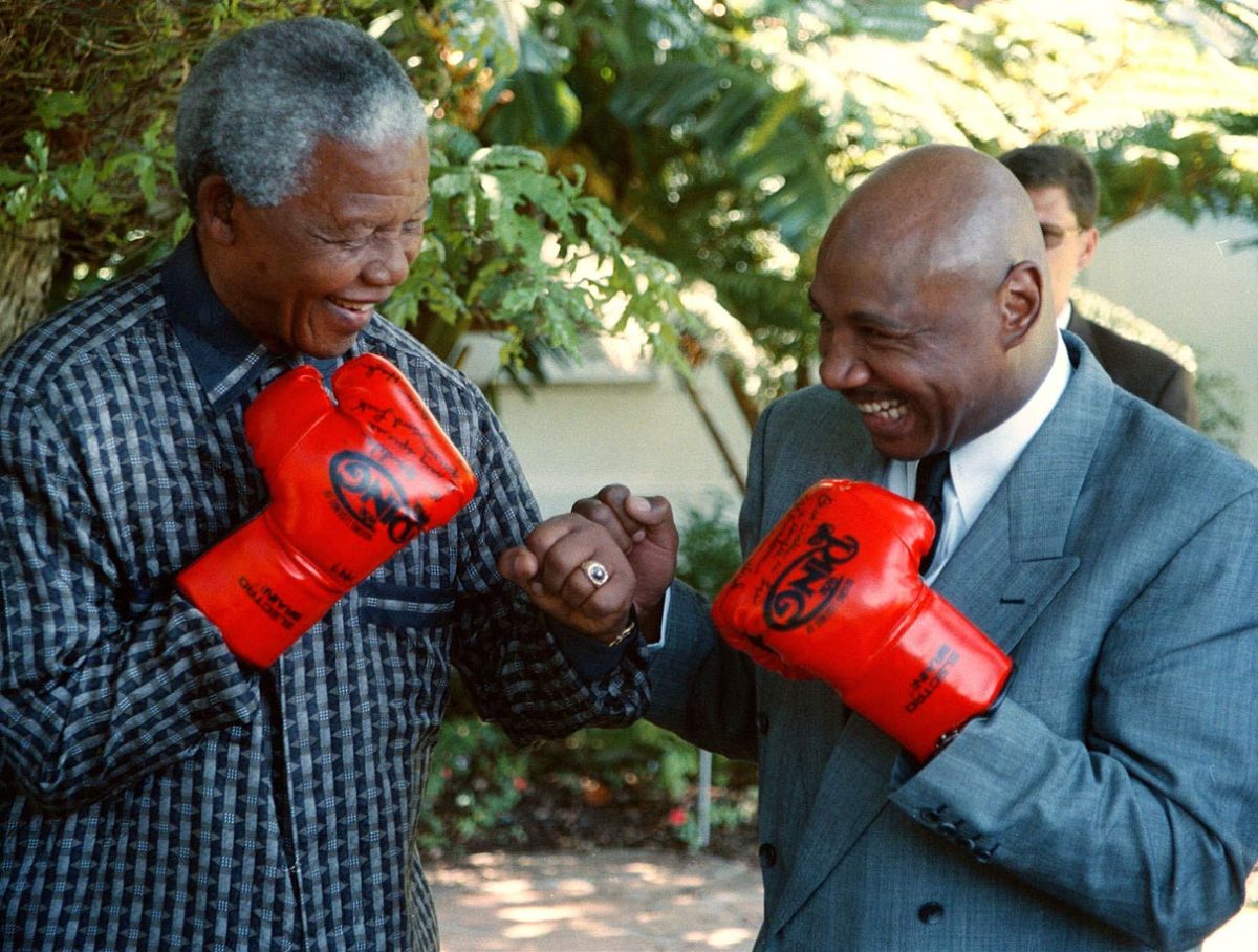 1997-Nelson-Mandela-Marvin-Hagler.jpg