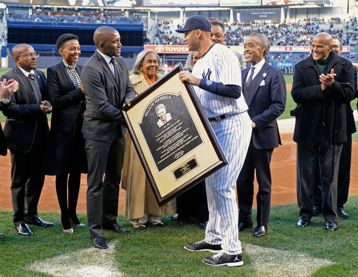 2014-Nelson-Mandela-plaue-Derek-Jeter-Zondwa-Mandela.jpg