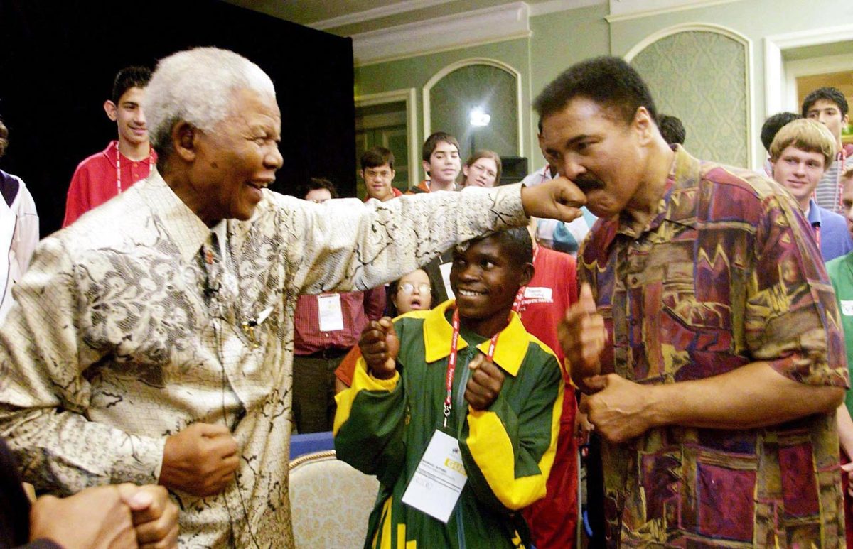 2003-Nelson-Mandela-Muhammad-Ali.jpg