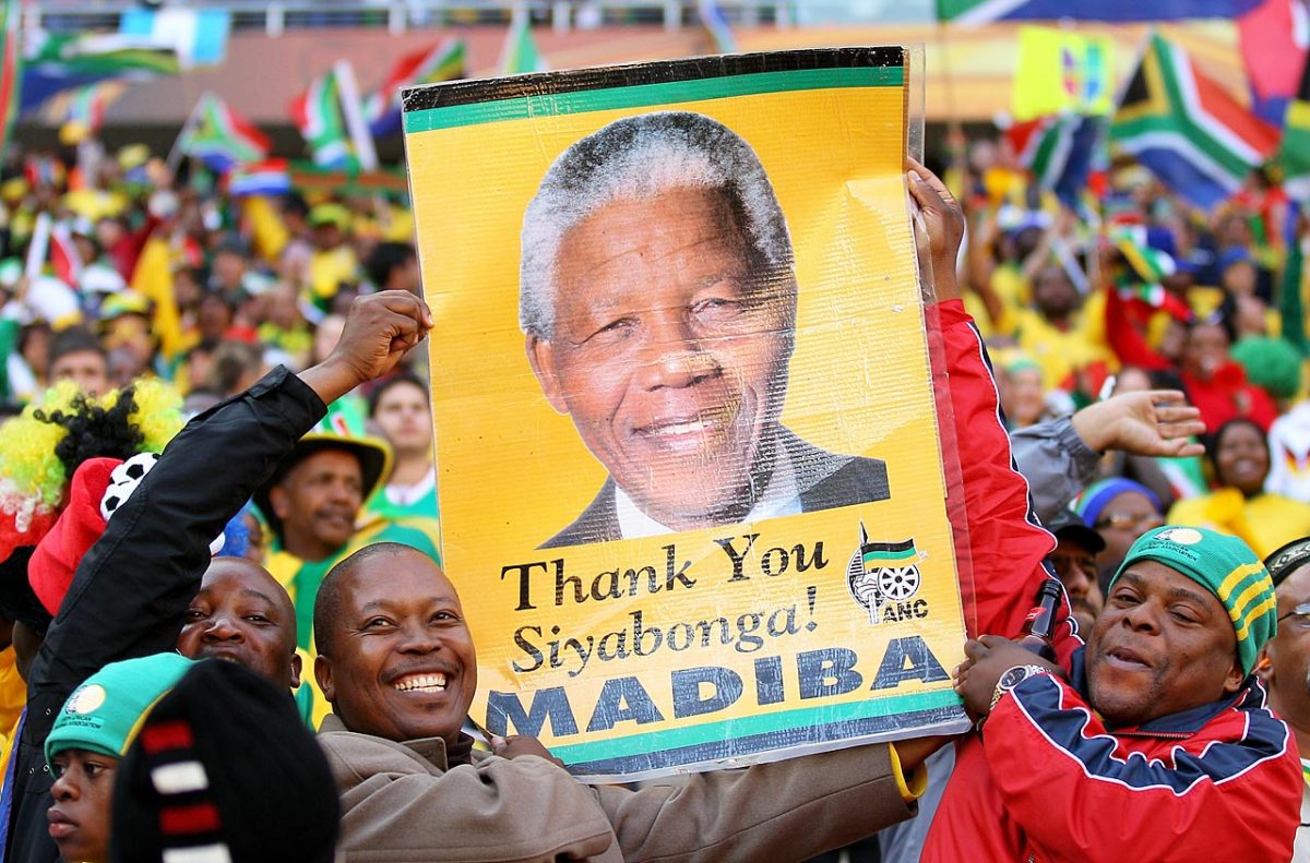 2010-Nelson-Mandela-fans.jpg