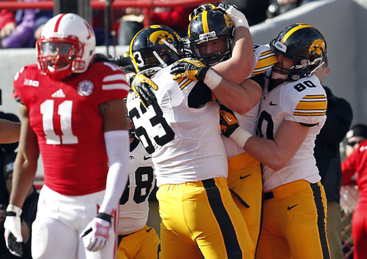 Bo Pelini S Seat Gets Warmer As Iowa Sinks Nebraska Black Friday Snap Judgments Sports