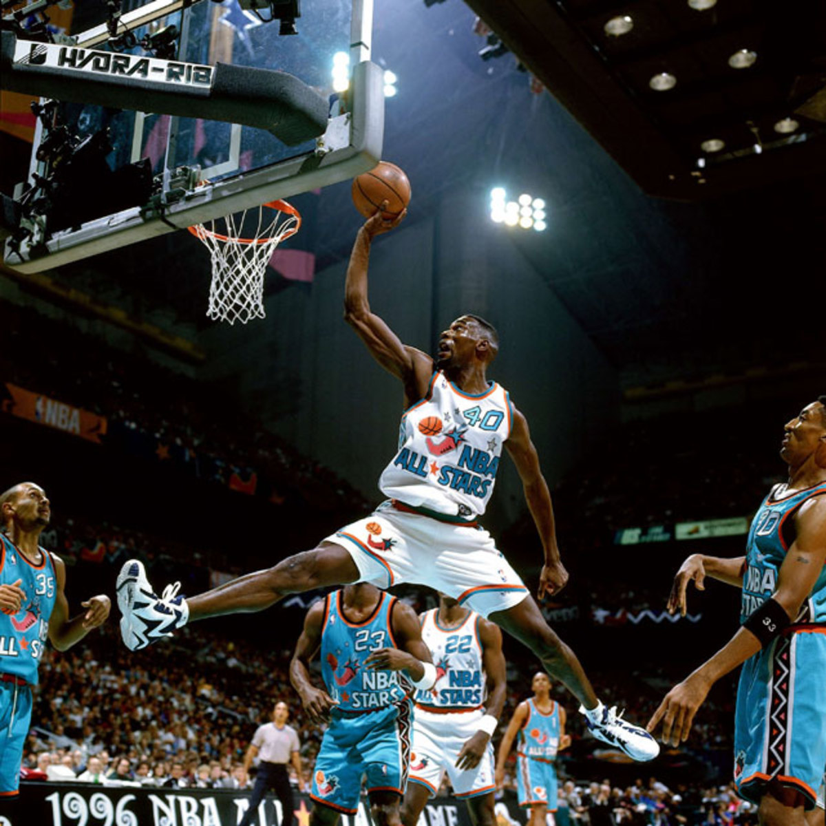 Shawn Kemp of the Seattle SuperSonics attempts a dunk against Scottie  News Photo - Getty Images