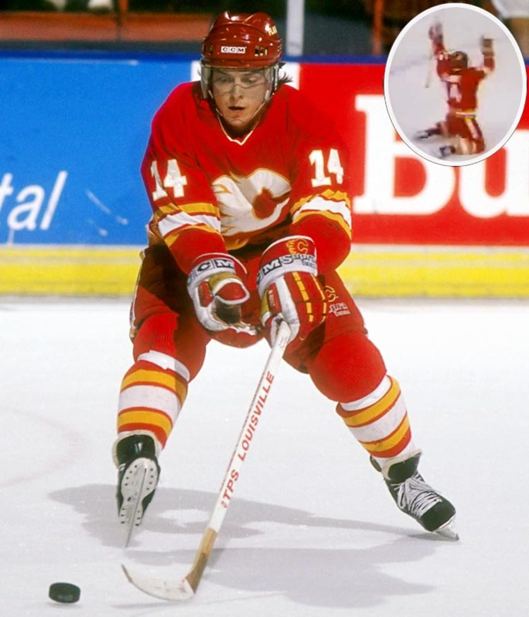 Theo Fleury (Flames)  Ice hockey, Women's hockey, Hockey