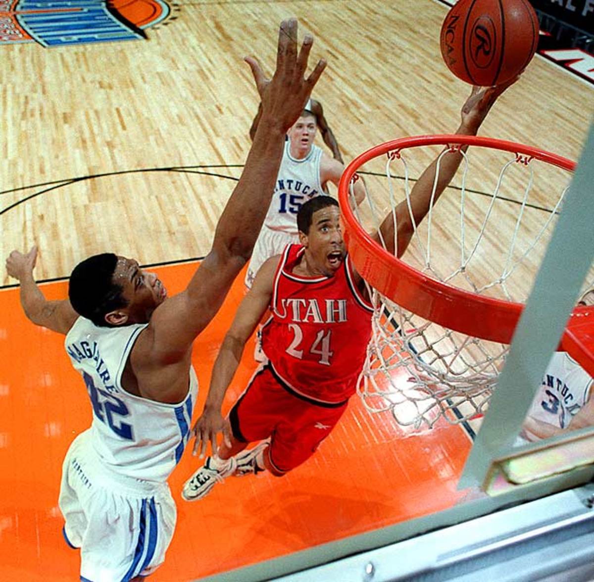 Andre Miller and Jamaal Magloire