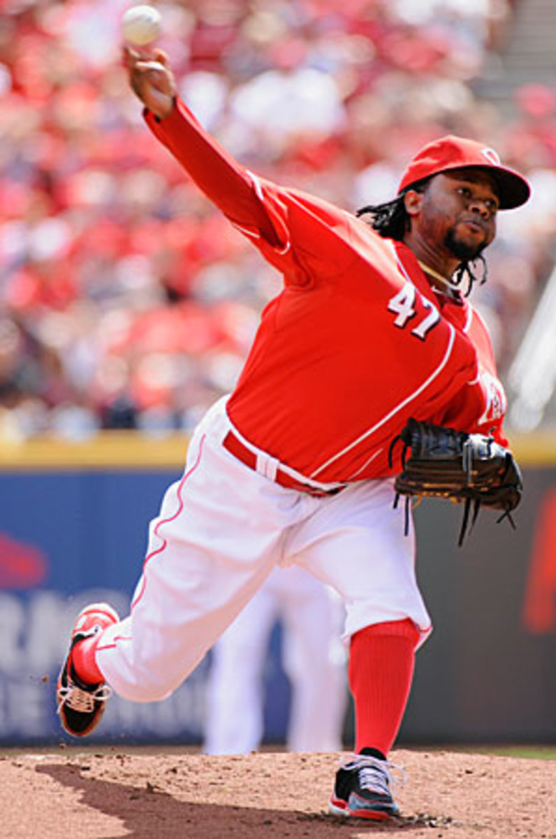 Reds take Game 1 against Giants, lose Johnny Cueto