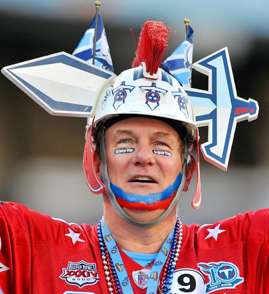 Best head gear at the dome - #vikings fan with cheese grat…