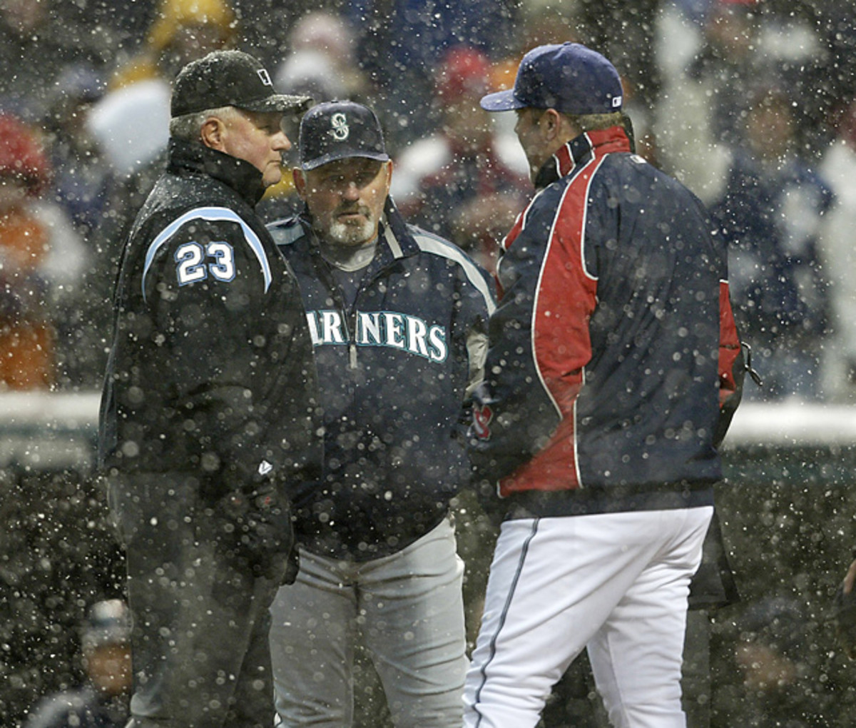 Indians-Mariners caught in snow