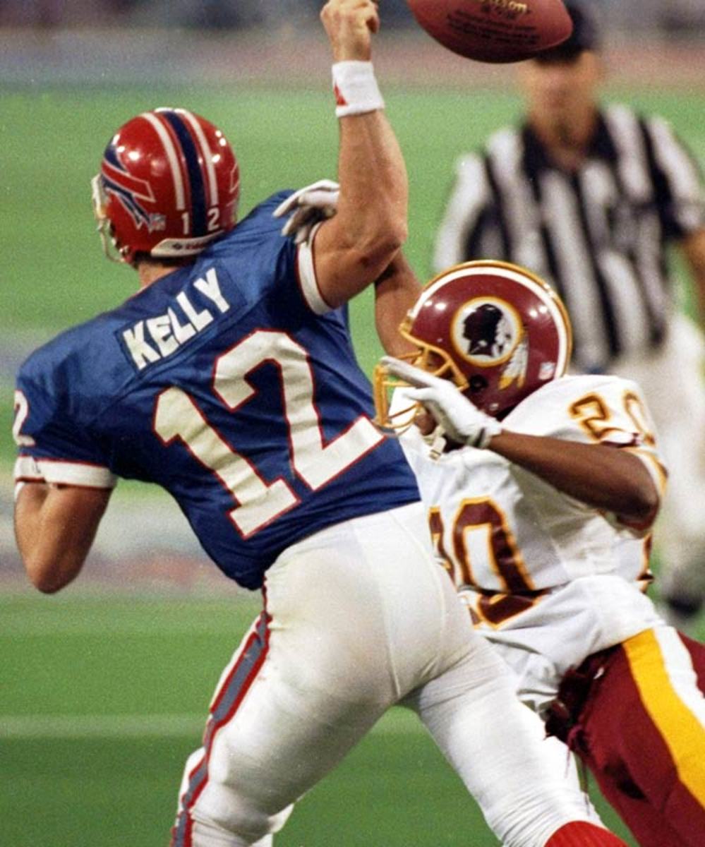 San Francisco, California, USA. 12th Jan, 1991. San Francisco 49ers vs  Washington Redskins at Candlestick Park Saturday, January 12, 1991. 49ers  beat Redskins 28-10. Redskin quarterback Mark Rypien (11) passes ball.  Credit: