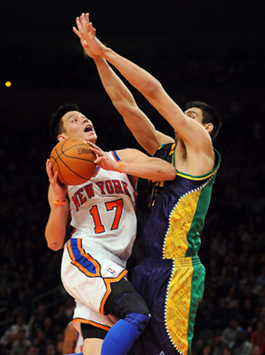 As Lin and the Knicks keep winning, why are they messing with J.R.