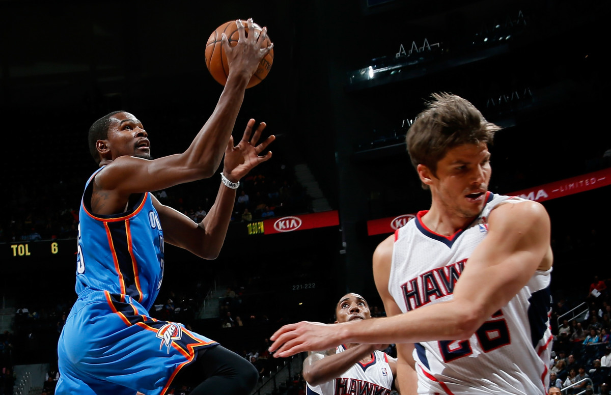 Kevin Durant couldn't be stopped in the fourth quarter on Wednesday night. (Photo by Kevin C. Cox/Getty Images)