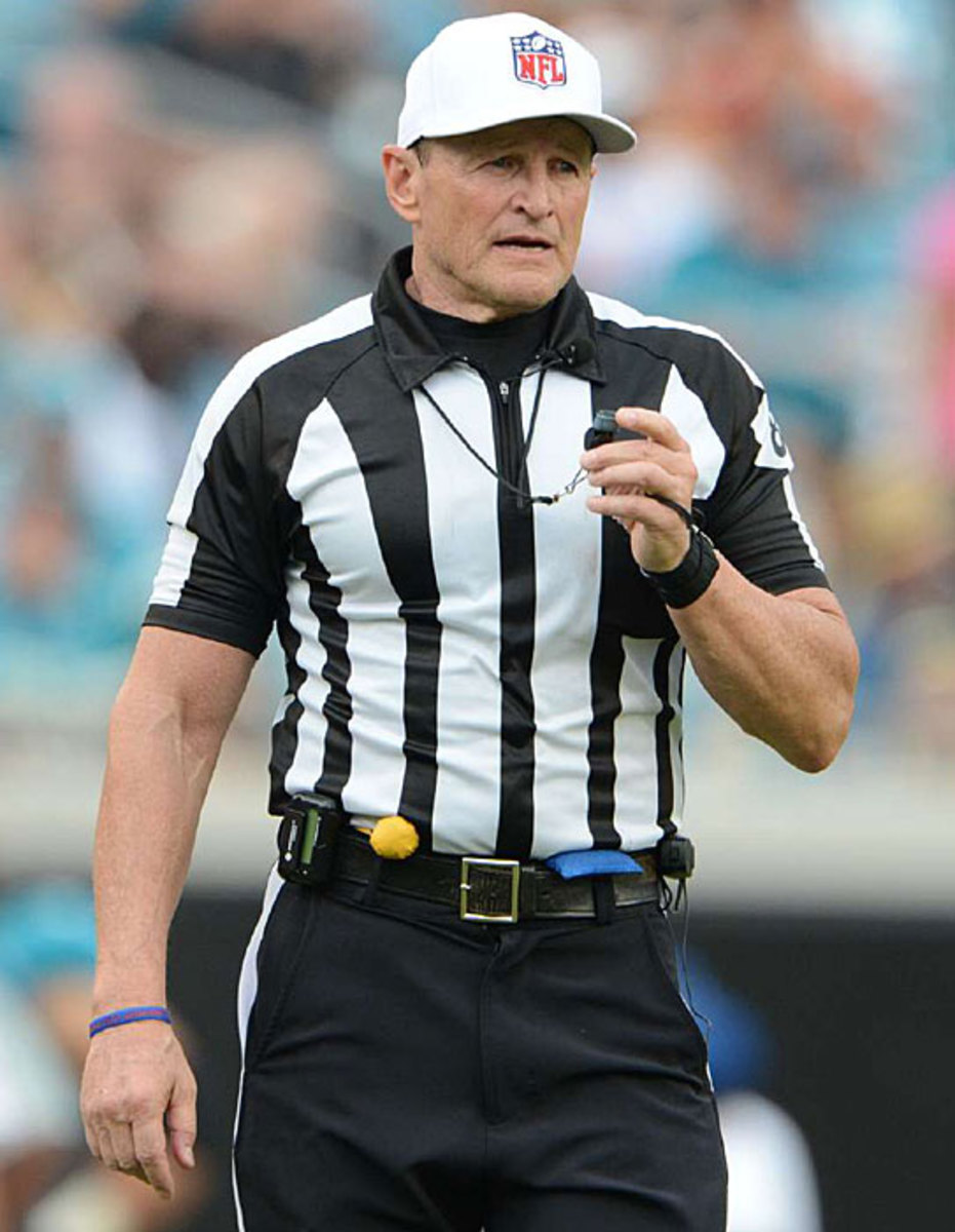 Ed Hochuli on his Physique, Cult Following & Infamous Chargers