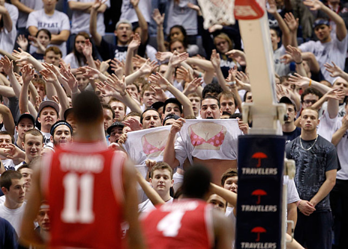 Connecticut Huskies Fans