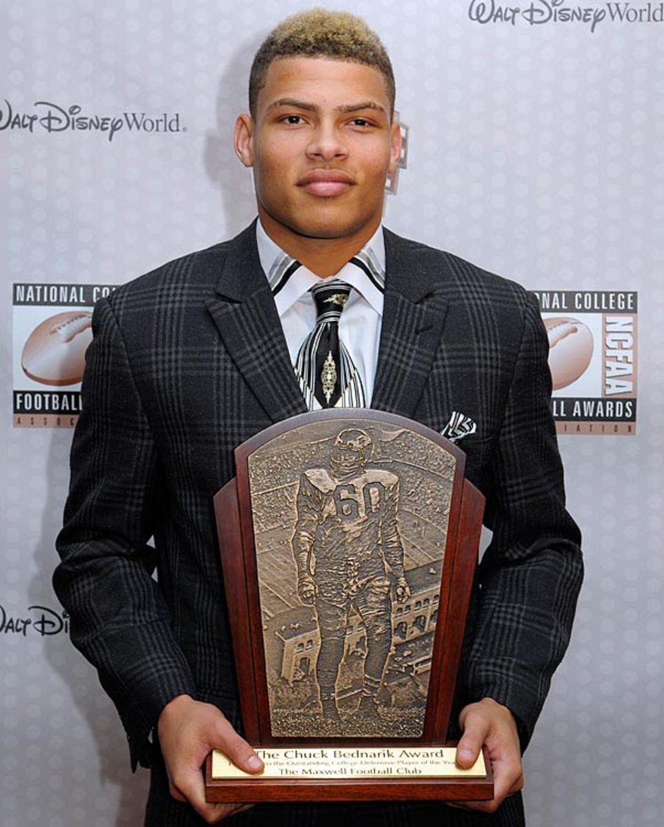 tyrann-mathieu-Bednarik-Award-Football.jpg