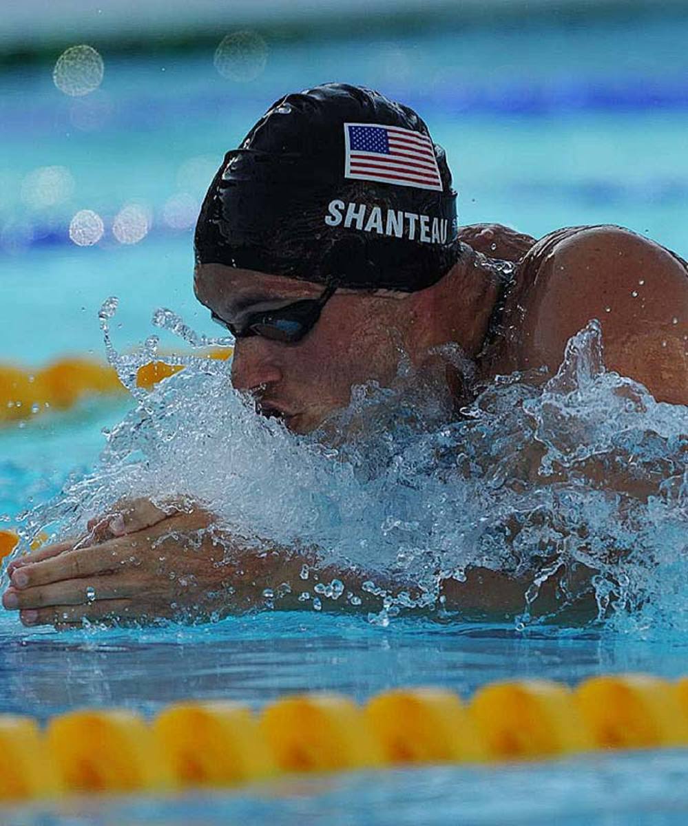 Eric Shanteau competes in 100m breaststroke final