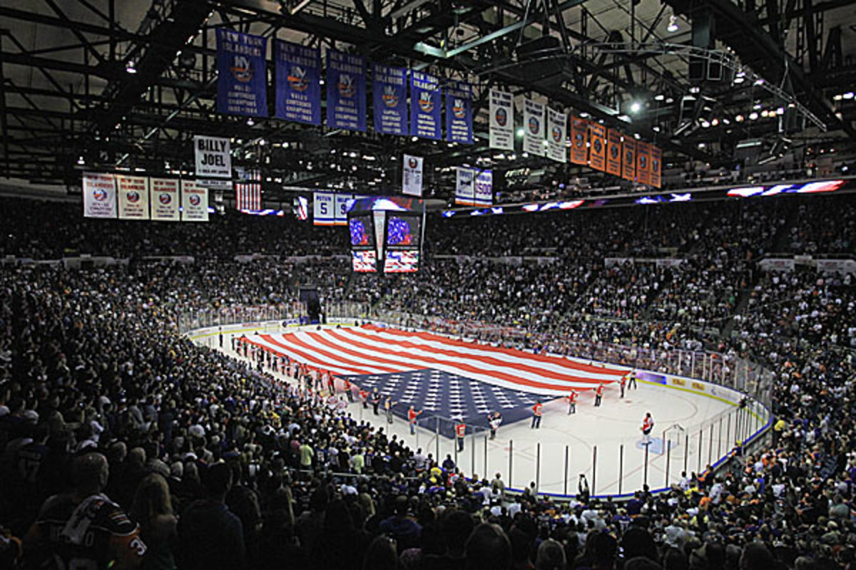 Photos: Islanders' new third jersey goes Brooklyn