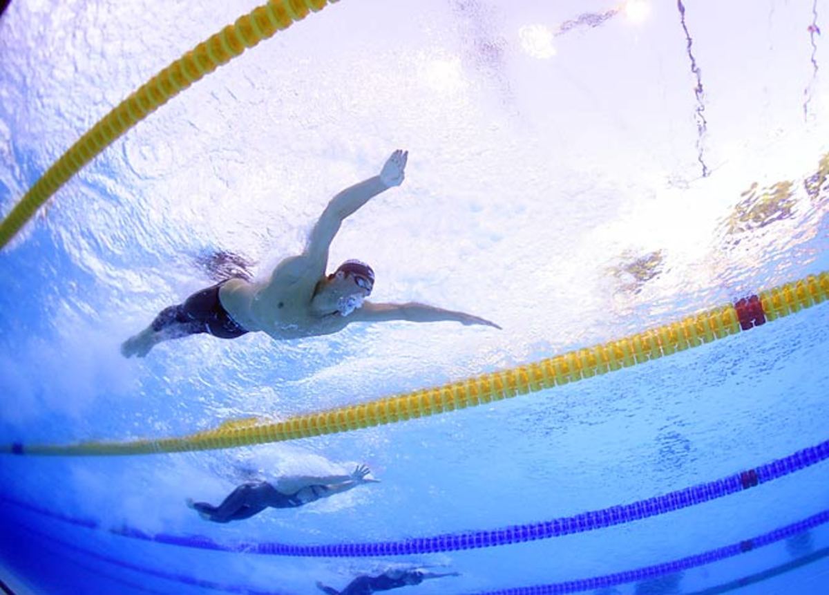 Michael Phelps winning the 200m butterfly semi