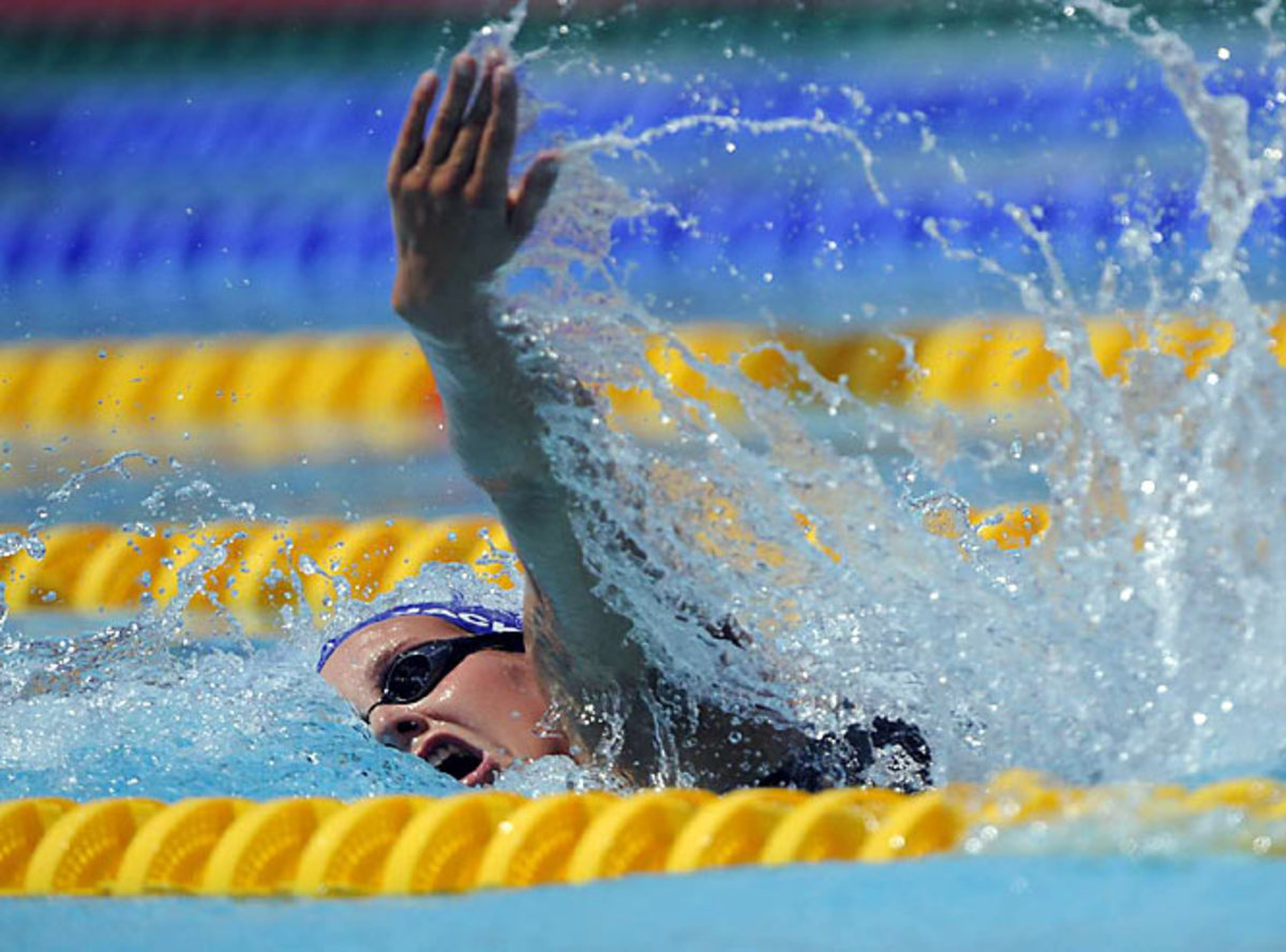 Joanne Jackson in the 4x 200m freestyle final 