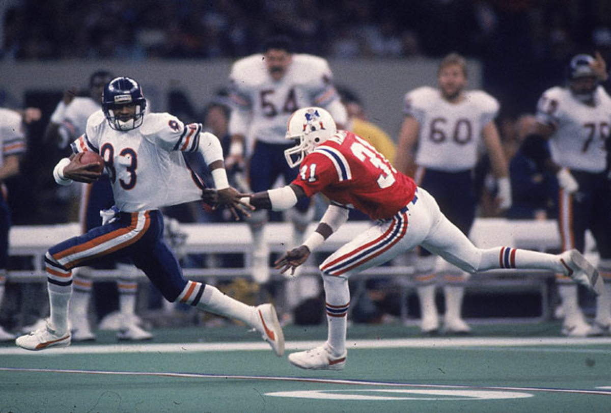 Willie Gault Busts Out Super Bowl Shuffle At Soldier Field