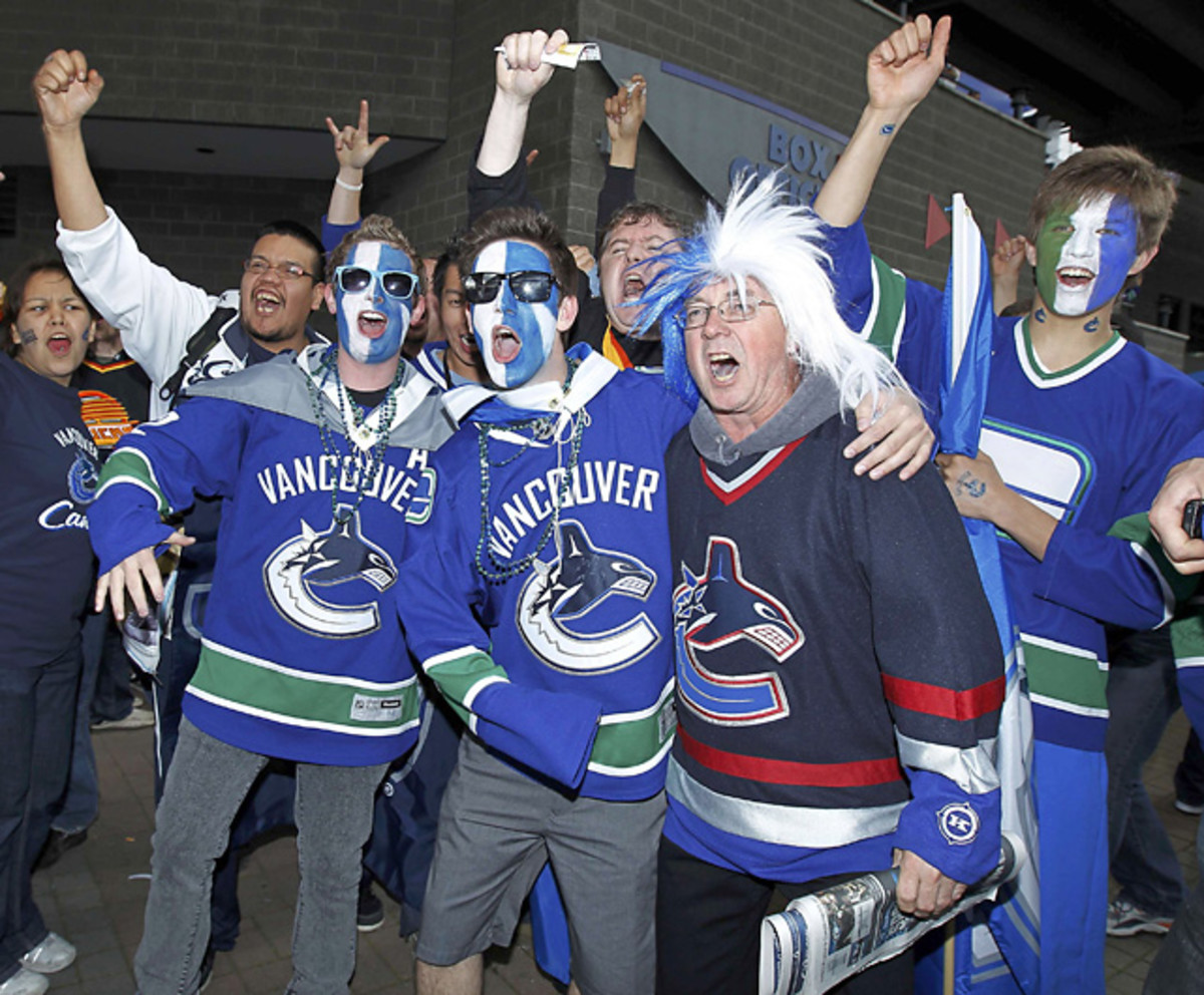 canucks-group.jpg