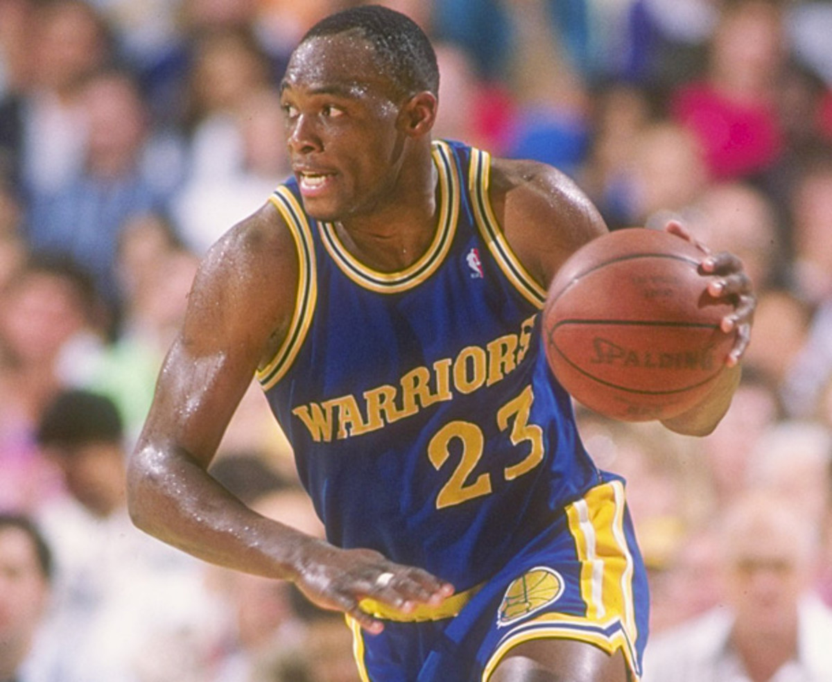 Mitch Richmond drives to the hoop during a 1990 Warriors game. (Ken Levine/Getty Images)