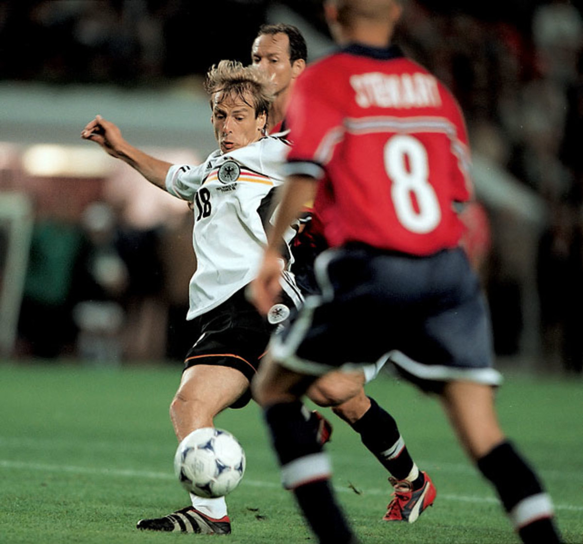 jurgen-klinsmann-ISO01_S.jpg