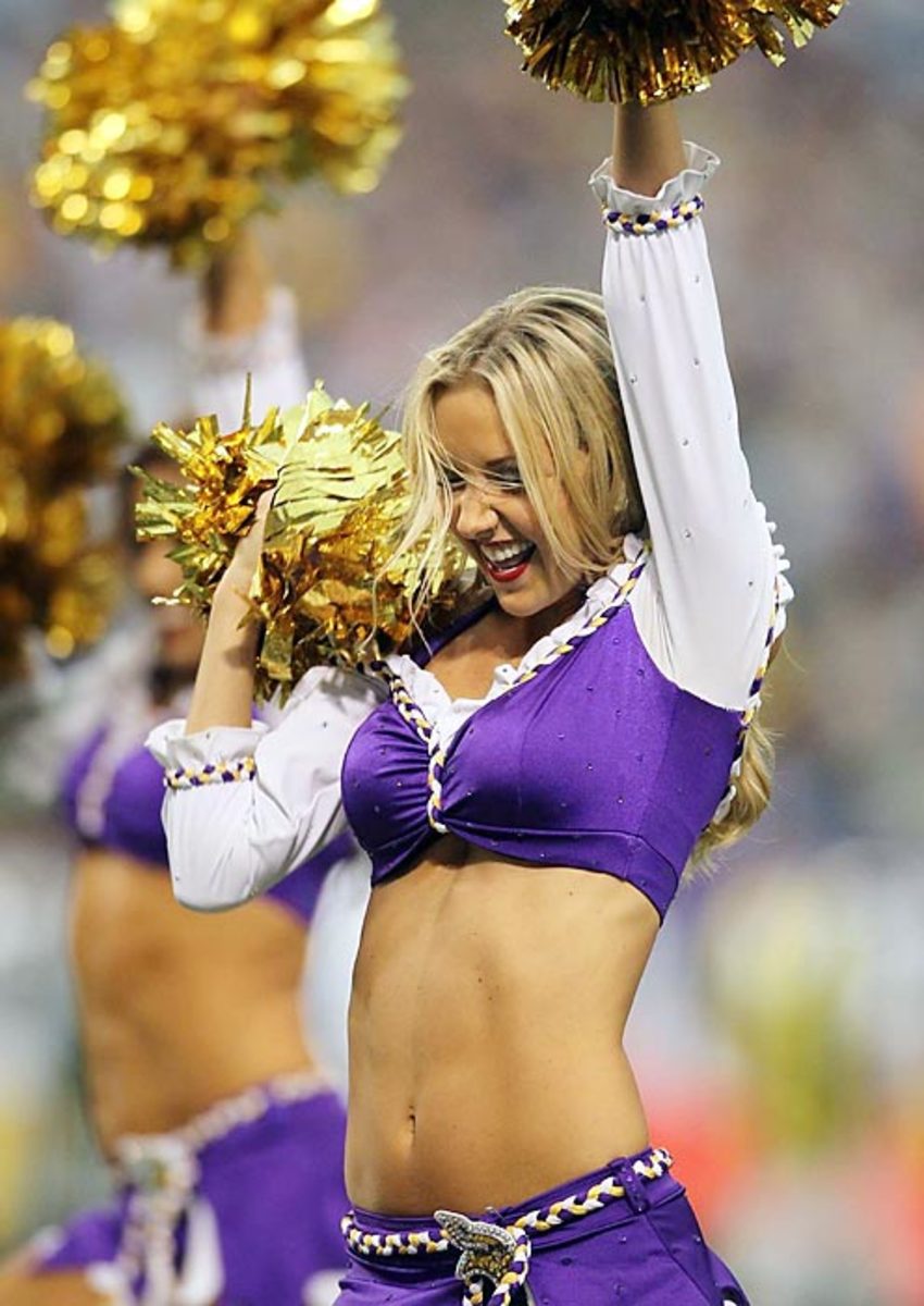 2011 NFL Cheerleaders: Week 7