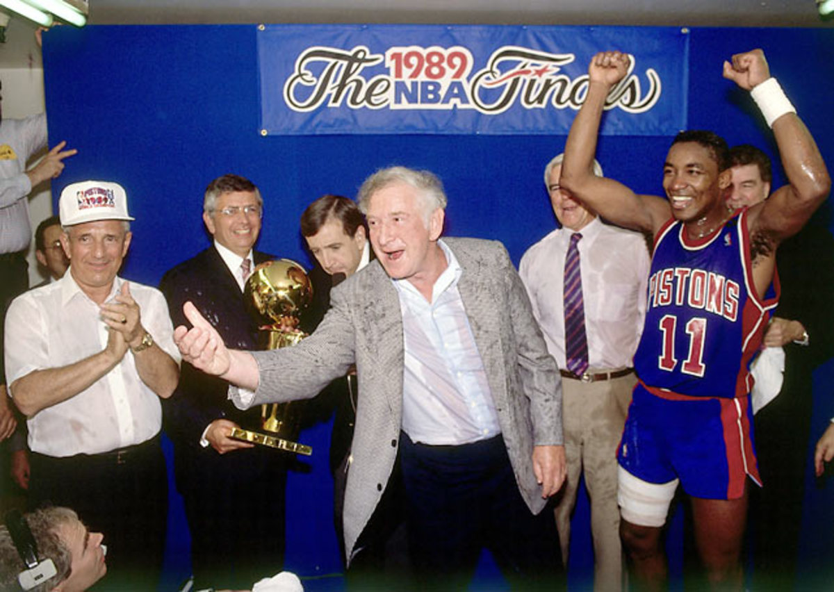 The Detroit Pistons pose for the 1988-89 NBA World Champions team News  Photo - Getty Images