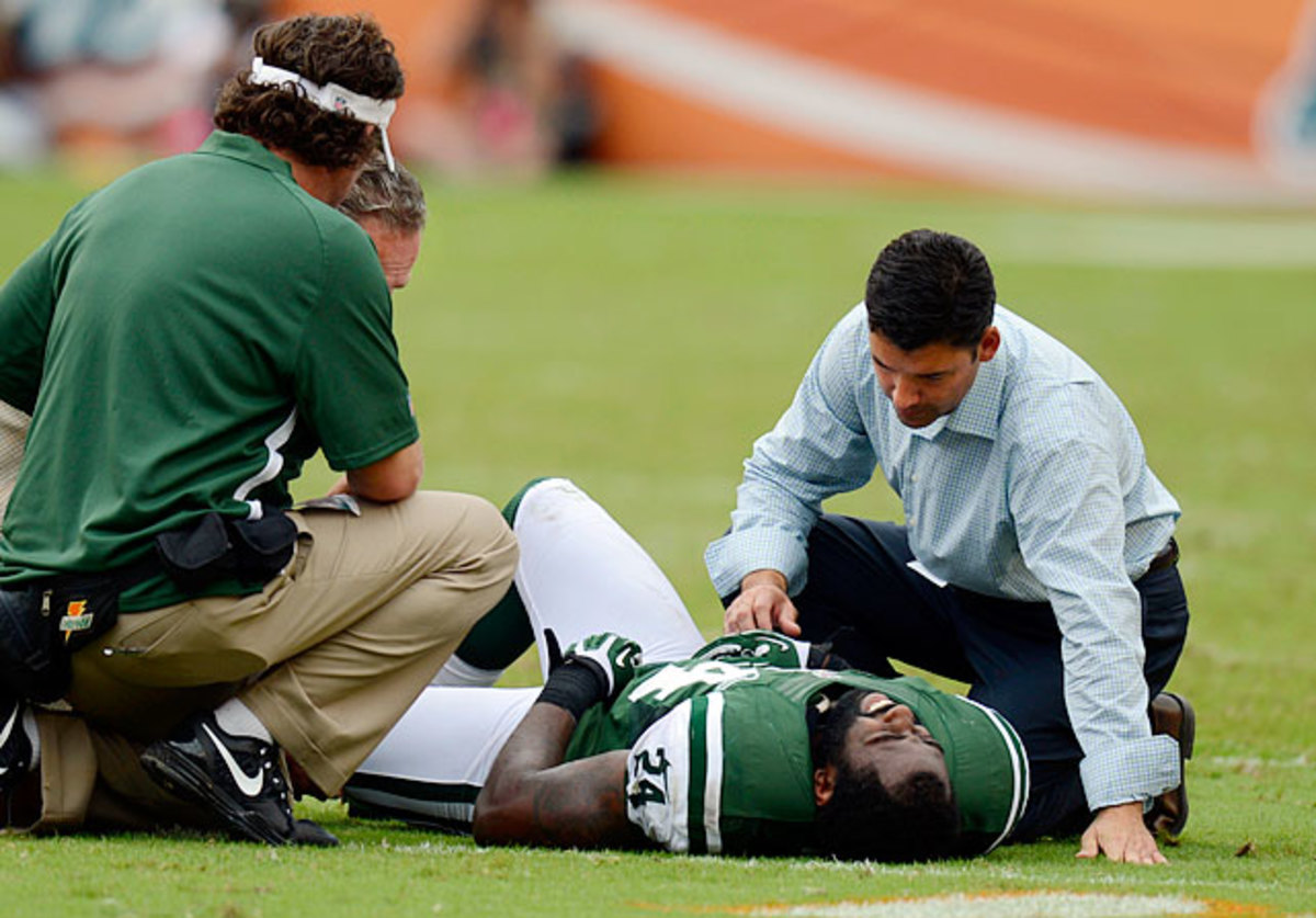 121218182753-darrelle-revis-injured-single-image-cut.jpg