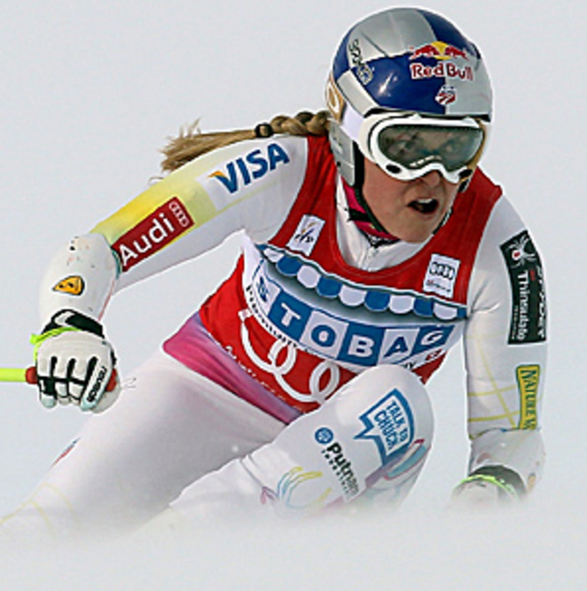 Lindsey Vonn timed 1 minute, 2.71 seconds to beat World Cup overall leader Tina Maze by 0.37 seconds.