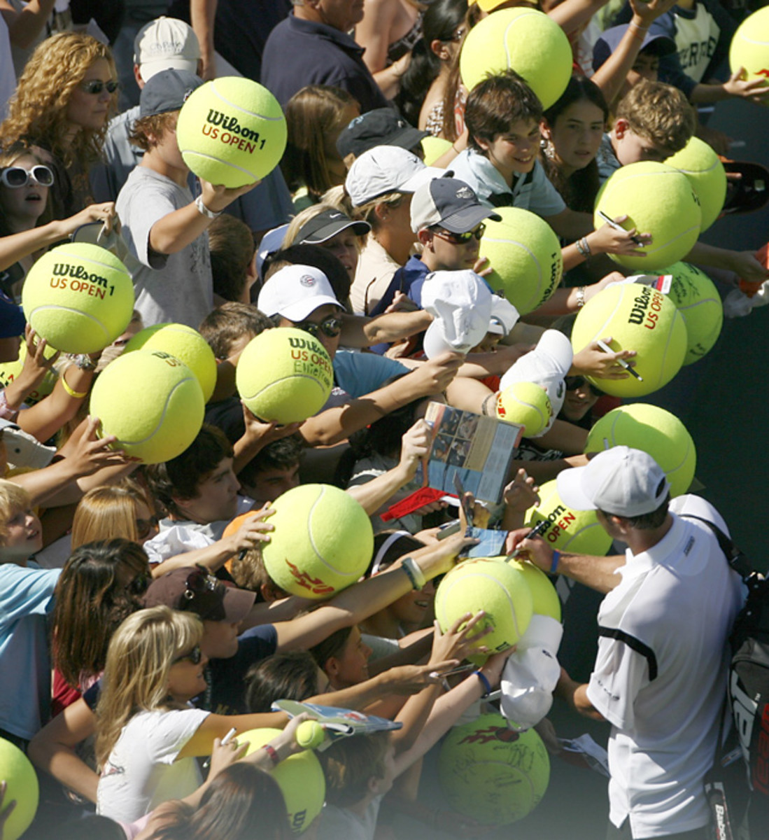 roddick-fans.jpg