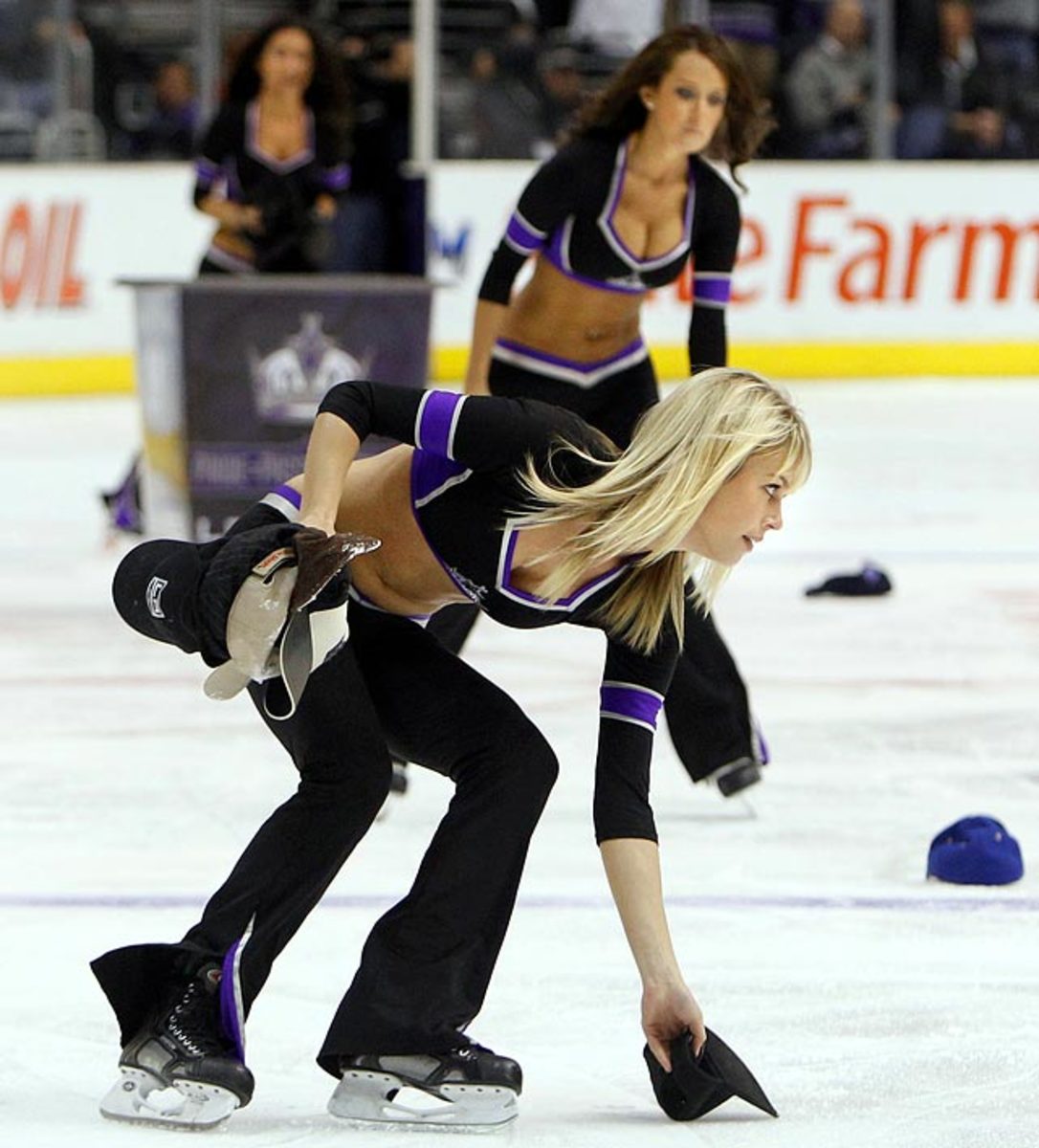 la-kings-ice-girl%2814%29.jpg