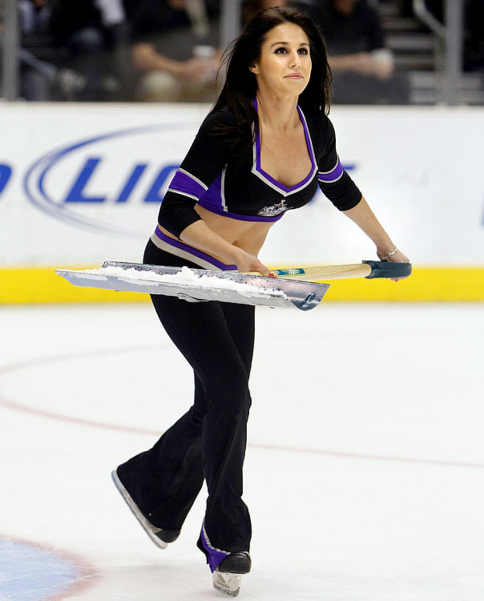 la-kings-ice-girl%2807%29.jpg