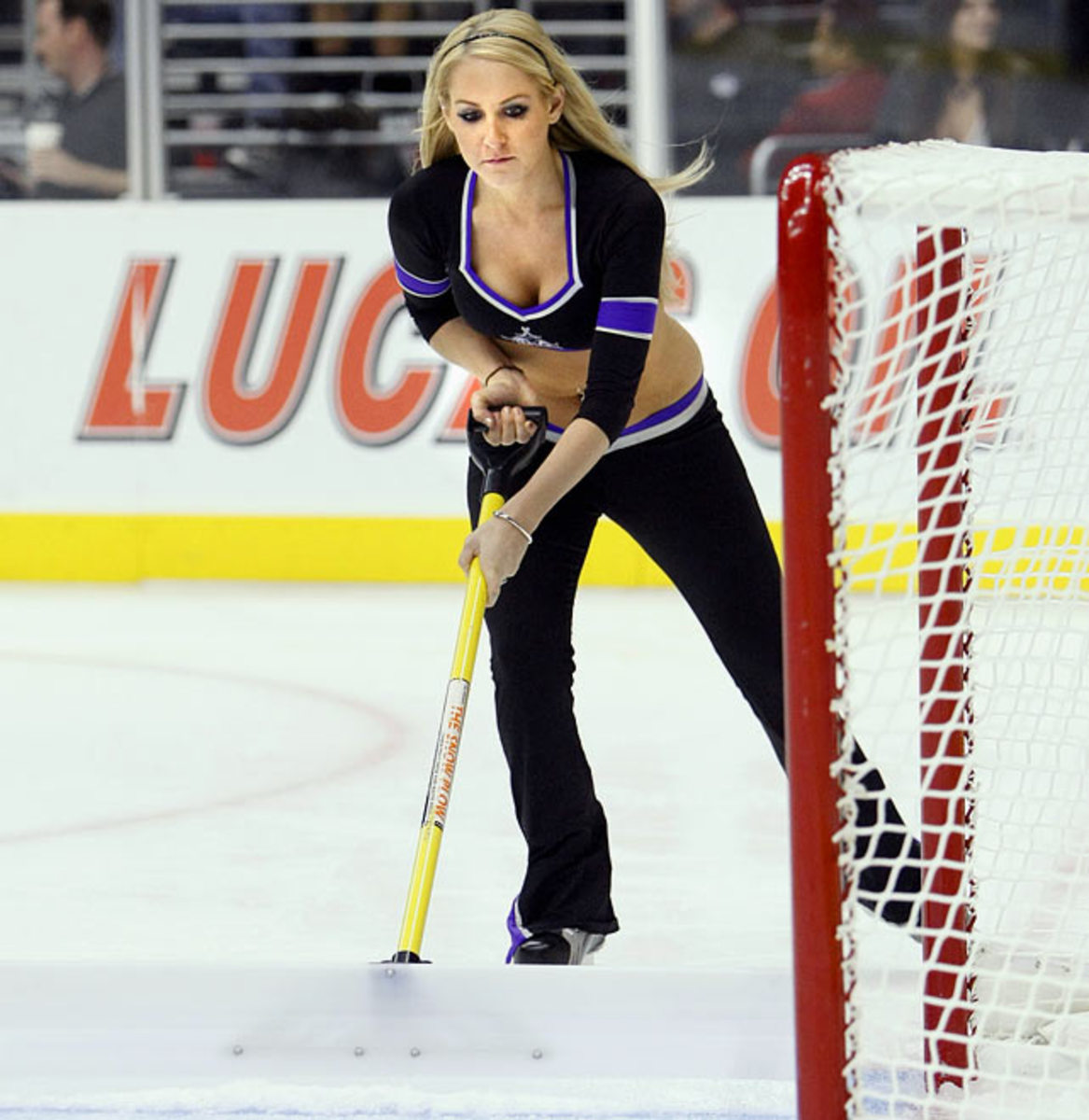 la-kings-ice-girl%2826%29.jpg