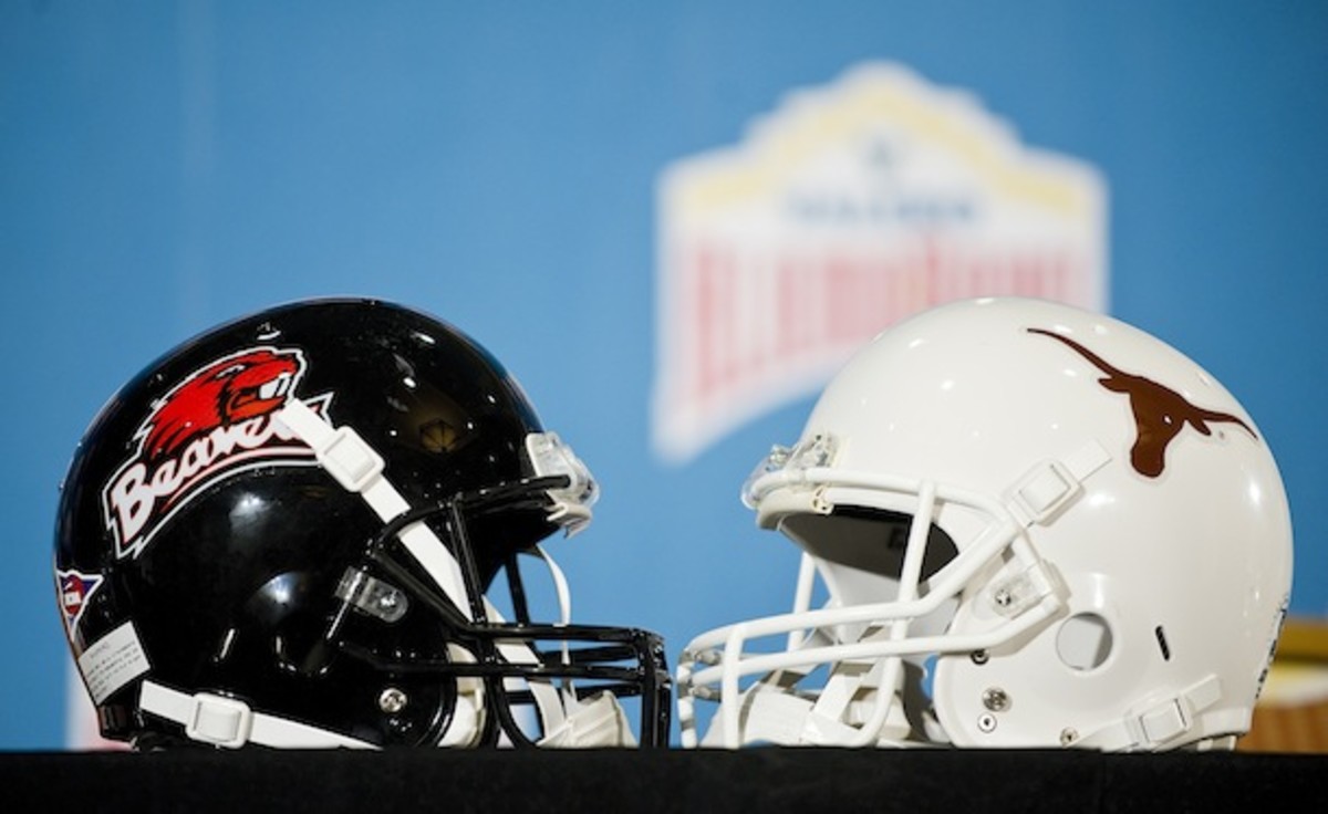 HELMET FIGHT!! (AP)