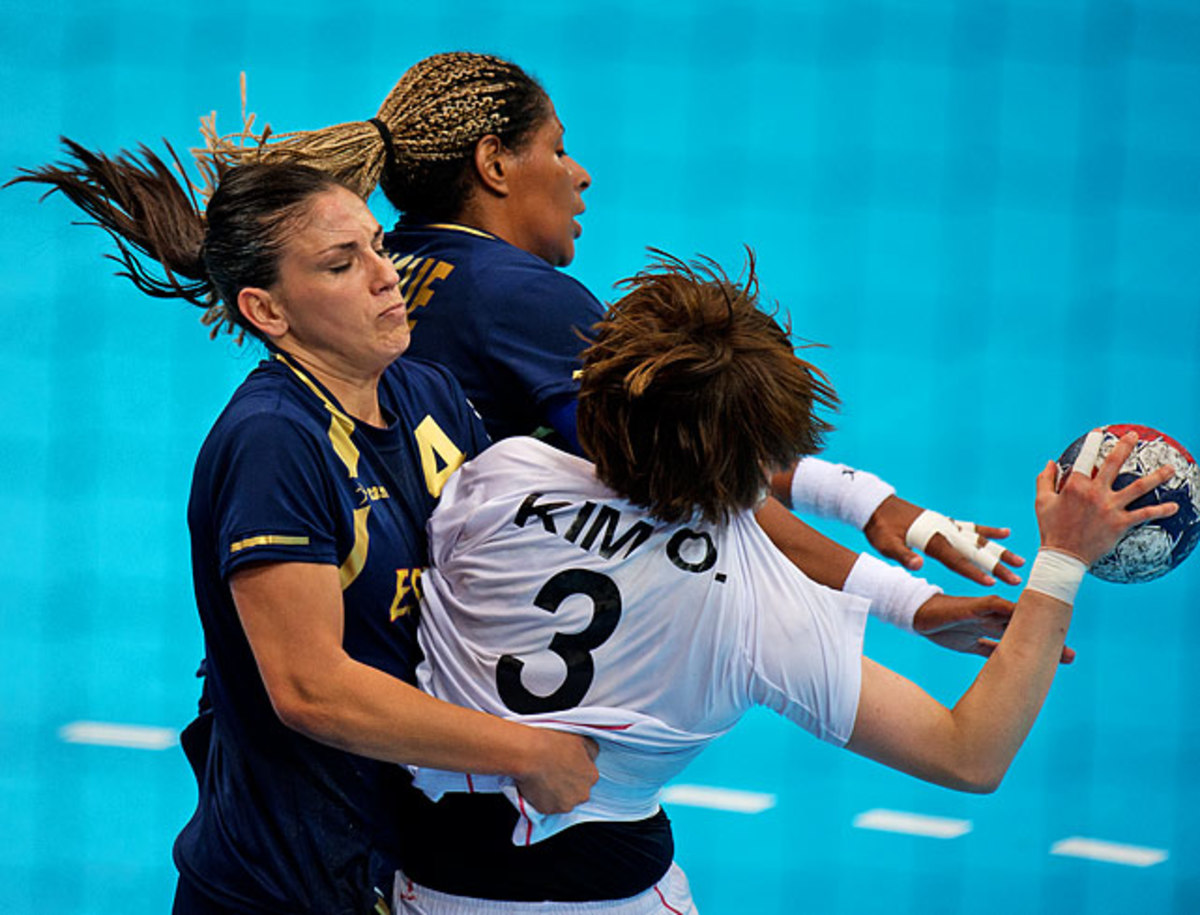 womens-handball.jpg