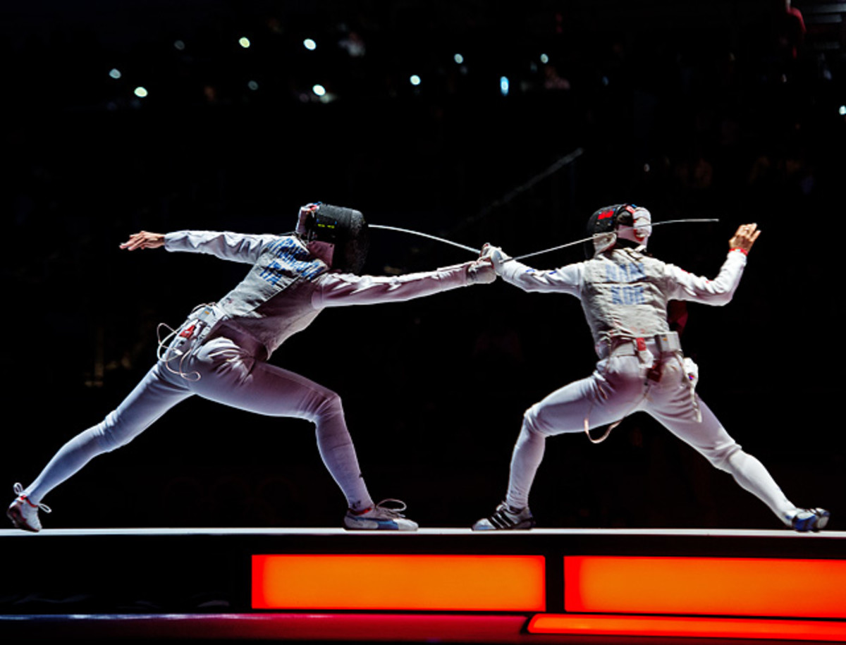 womens-fencing.jpg