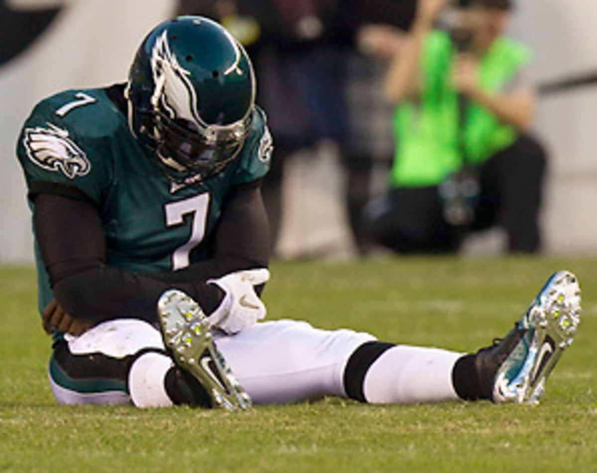 Eagles' Michael Vick stays home with 'pretty significant' concussion