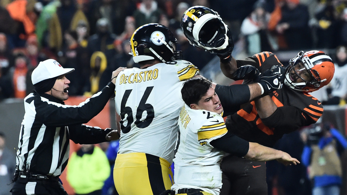 Steelers Mason Rudolph Apologizes for Helmet Incident