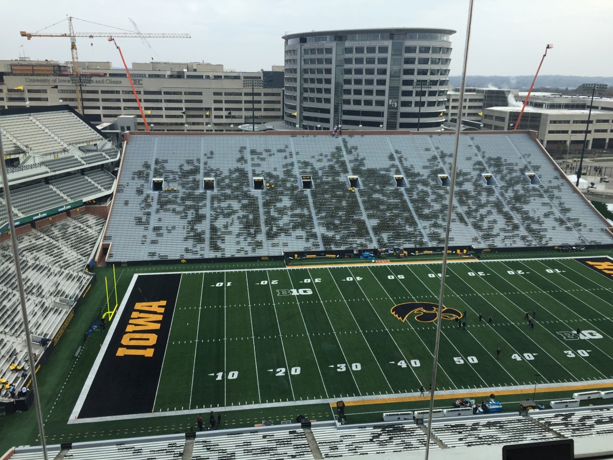 The Live Game Thread: Iowa vs. Minnesota - Sports Illustrated Iowa Hawkeyes  News, Analysis and More