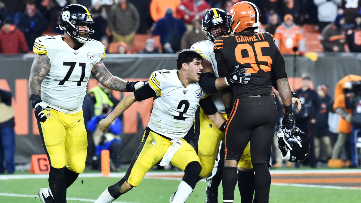 Myles Garrett issues apology after striking Mason Rudolph with his