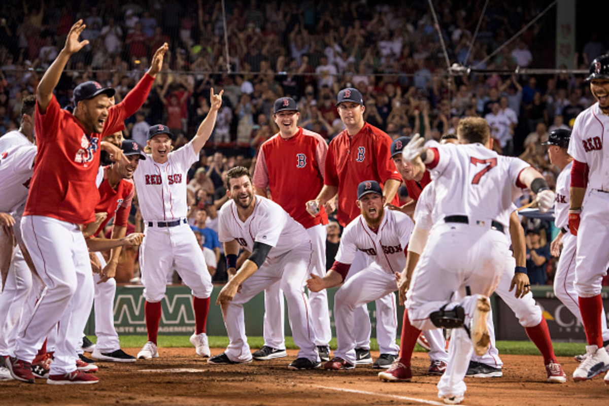 Boston Red Sox hit hard in 14-9 loss to Indians in rubber game