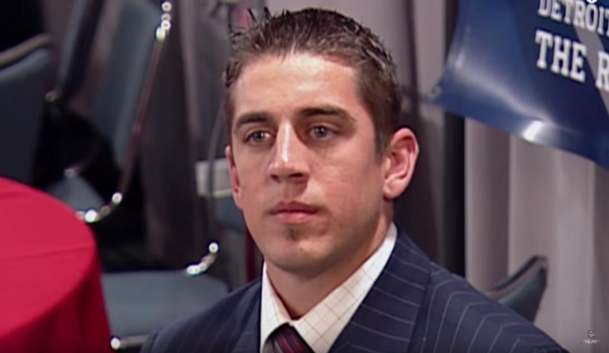 Aaron Rodgers preocupado com sua queda no Draft de 2005.