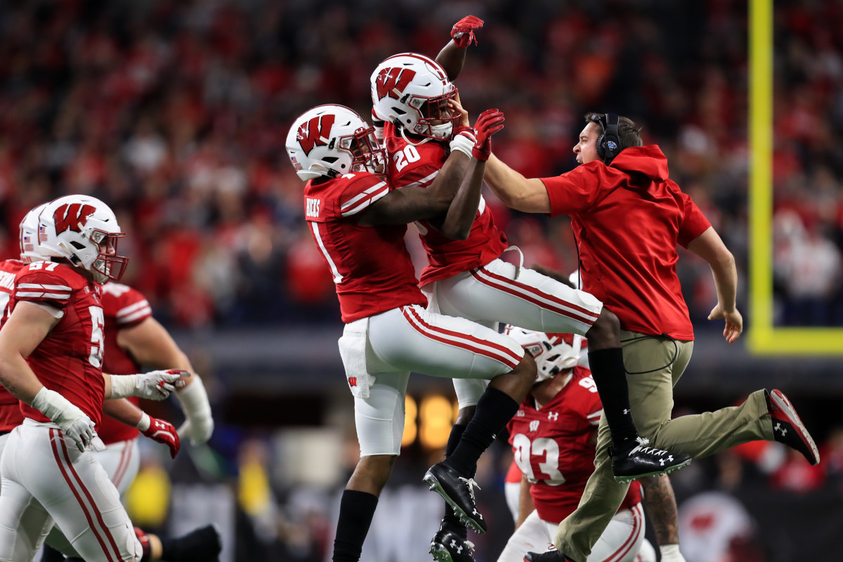 Wisconsin Badgers corners Faion Hicks and Caesar Williams Growing